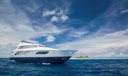Honors Legacy yacht charter 