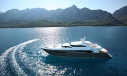 Quantum H yacht charter 
