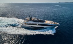 Nikita yacht charter 