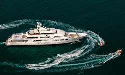 Nomad yacht charter 
