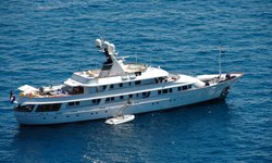 Legend yacht charter
