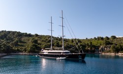 Nocturno yacht charter 