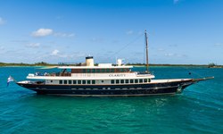 Omnia yacht charter 