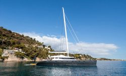 Allures yacht charter 