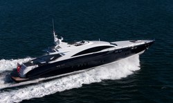 Quantum yacht charter 