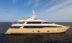 Bunker yacht charter 