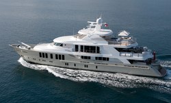 Orient Star yacht charter 