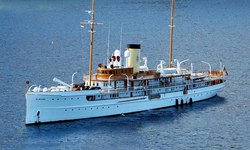 SS Delphine yacht charter 