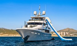 Rule No.1 yacht charter 