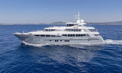 2 Ladies yacht charter 