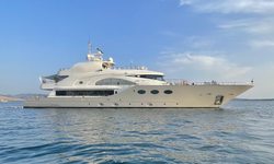 Lotus yacht charter 