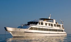 Integrity yacht charter 