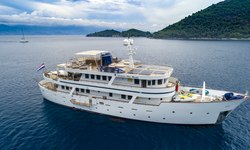 Donna Del Mare yacht charter 
