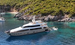 Bunker yacht charter 