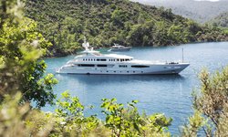 Queen Mare yacht charter 