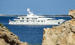 RoMa yacht charter