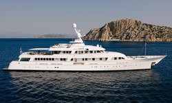 Itoto yacht charter 