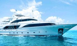 M2 yacht charter 