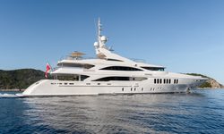O'Mathilde yacht charter