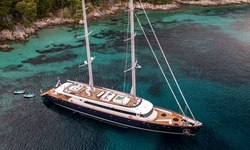 Nocturno yacht charter 