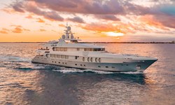 Chasseur yacht charter 