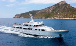 Mirage yacht charter