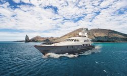 Aqua Mare yacht charter 