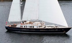 Sunny Hill yacht charter 