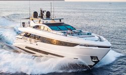 C2 yacht charter 