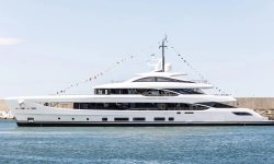 Amantis yacht charter 