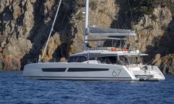 Dolly yacht charter 