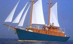 Sea Crown yacht charter 