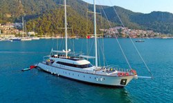 Queen of Makri yacht charter 