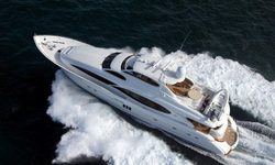 Center Ring yacht charter 