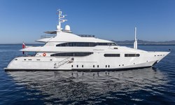 Titian Pearl yacht charter 