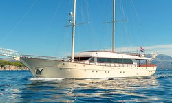 Son De Mar yacht charter