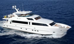 Miss Dunia yacht charter 