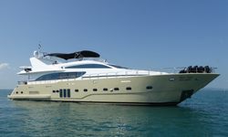 Mia Kai yacht charter 