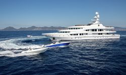 Lucky Lady yacht charter 