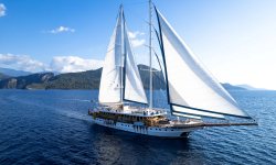 Queen Atlantis yacht charter 