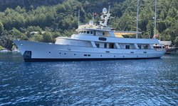 Jura II yacht charter 