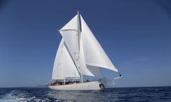 RHEA yacht charter 