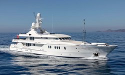 Deja Too yacht charter 