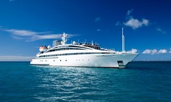 Elegant 007 yacht charter 
