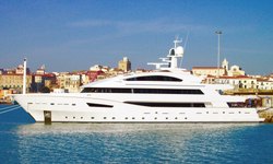Beatrix yacht charter 