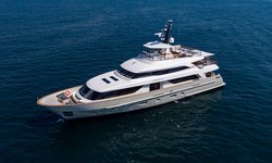 Aramis yacht charter 