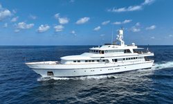 Cheetah Moon yacht charter 