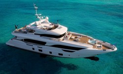Uriamir yacht charter 