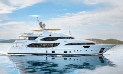 Lady MRD yacht charter 