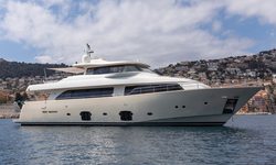 La Pausa yacht charter 